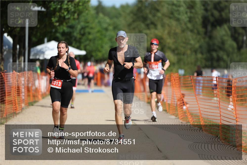 07.09.2025 - 19. Norderstedt Triathlon Michael Strokosch http://msf.ph/oto/8734551 07.09.2025 12:18:26 Laufen 237, 795, 857, 1300, 1313, 1371 meine-sportfotos.de