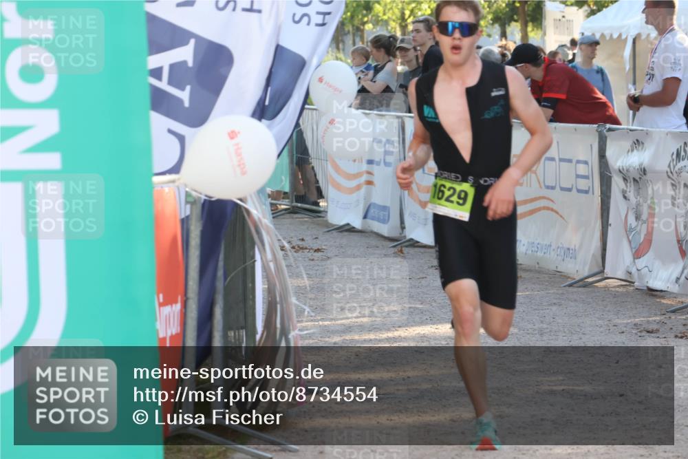 07.09.2025 - 19. Norderstedt Triathlon Luisa Fischer http://msf.ph/oto/8734554 07.09.2025 16:32:14 Ziel 1629 meine-sportfotos.de