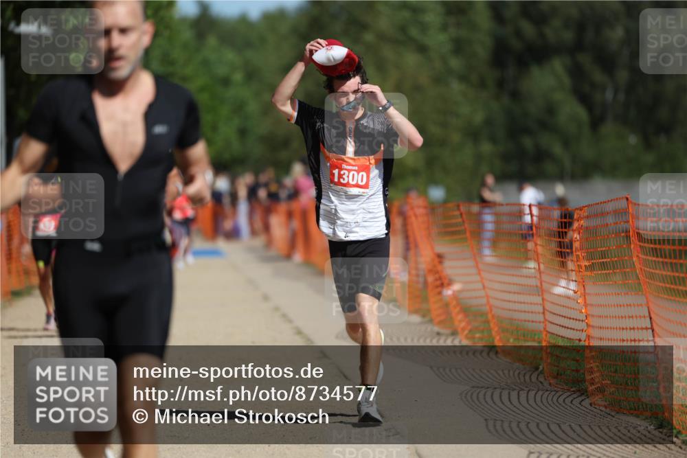07.09.2025 - 19. Norderstedt Triathlon Michael Strokosch http://msf.ph/oto/8734577 07.09.2025 12:18:29 Laufen 237, 795, 822, 1300, 1313, 1372 meine-sportfotos.de