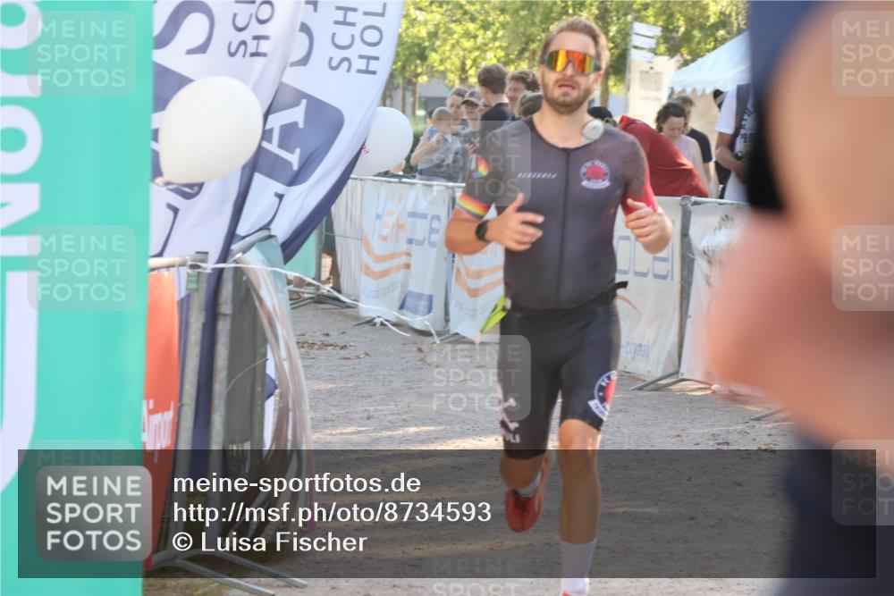 07.09.2025 - 19. Norderstedt Triathlon Luisa Fischer http://msf.ph/oto/8734593 07.09.2025 16:32:19 Ziel 493, 1629 meine-sportfotos.de