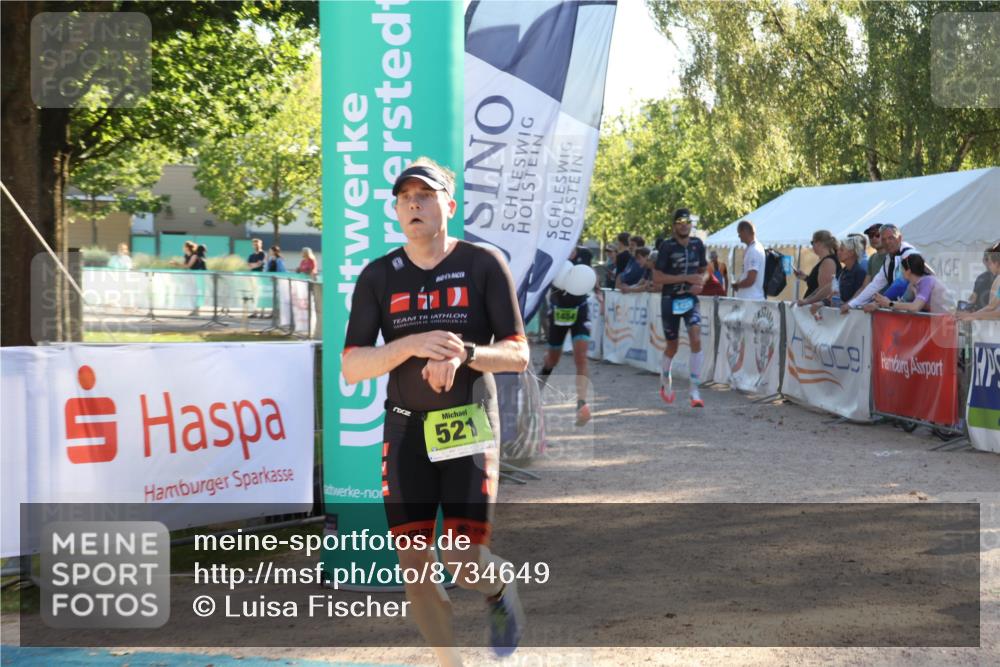 07.09.2025 - 19. Norderstedt Triathlon Luisa Fischer http://msf.ph/oto/8734649 07.09.2025 16:32:33 Ziel 521, 1433, 1484 meine-sportfotos.de