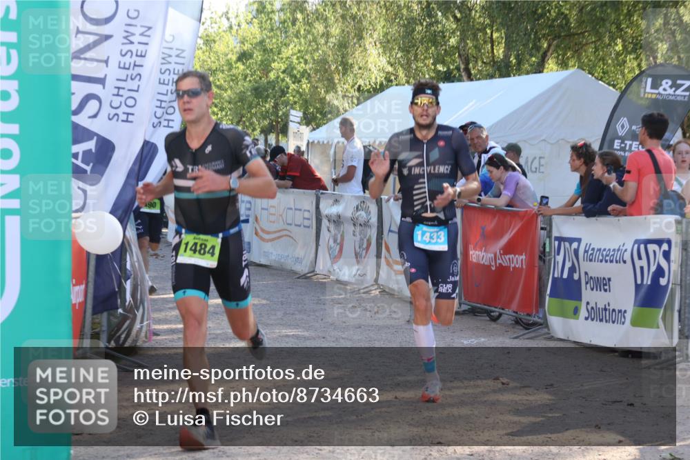 07.09.2025 - 19. Norderstedt Triathlon Luisa Fischer http://msf.ph/oto/8734663 07.09.2025 16:32:35 Ziel 490, 521, 1433, 1484 meine-sportfotos.de