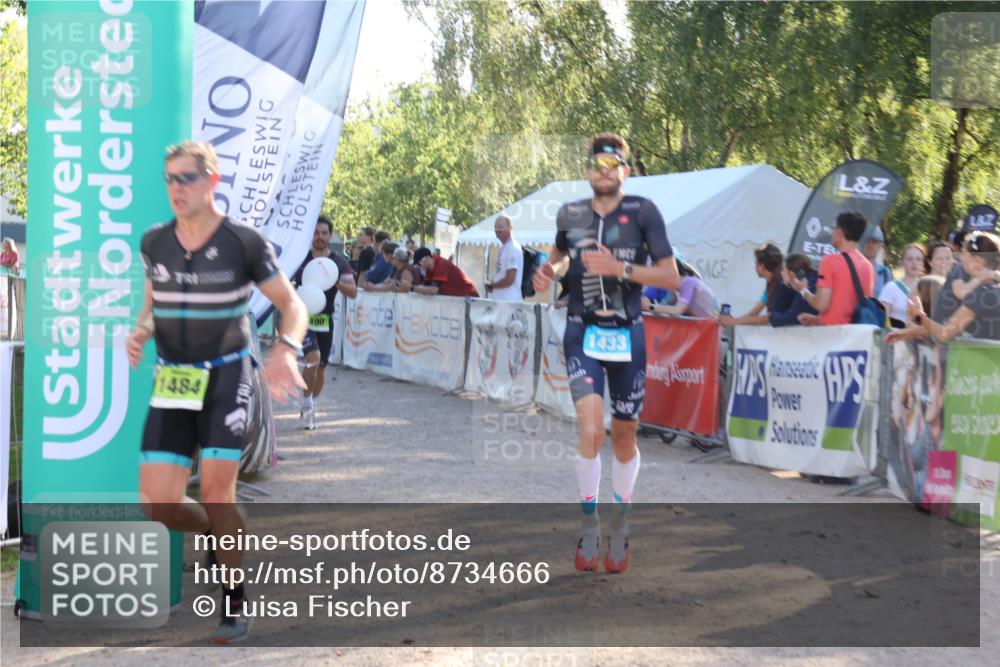 07.09.2025 - 19. Norderstedt Triathlon Luisa Fischer http://msf.ph/oto/8734666 07.09.2025 16:32:35 Ziel 490, 521, 1433, 1484 meine-sportfotos.de
