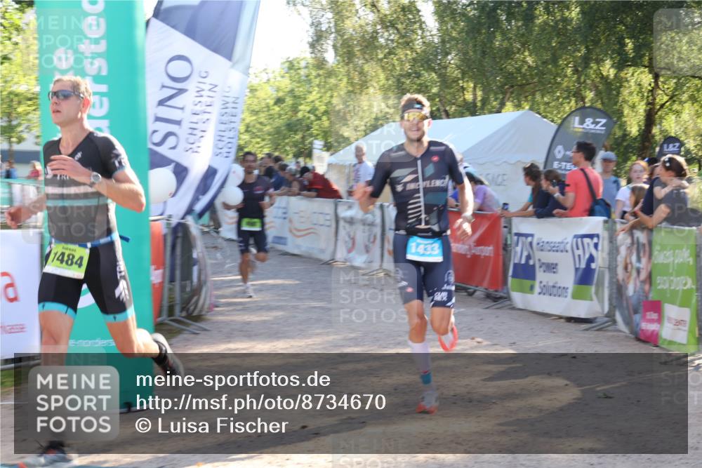 07.09.2025 - 19. Norderstedt Triathlon Luisa Fischer http://msf.ph/oto/8734670 07.09.2025 16:32:35 Ziel 490, 521, 1433, 1484 meine-sportfotos.de