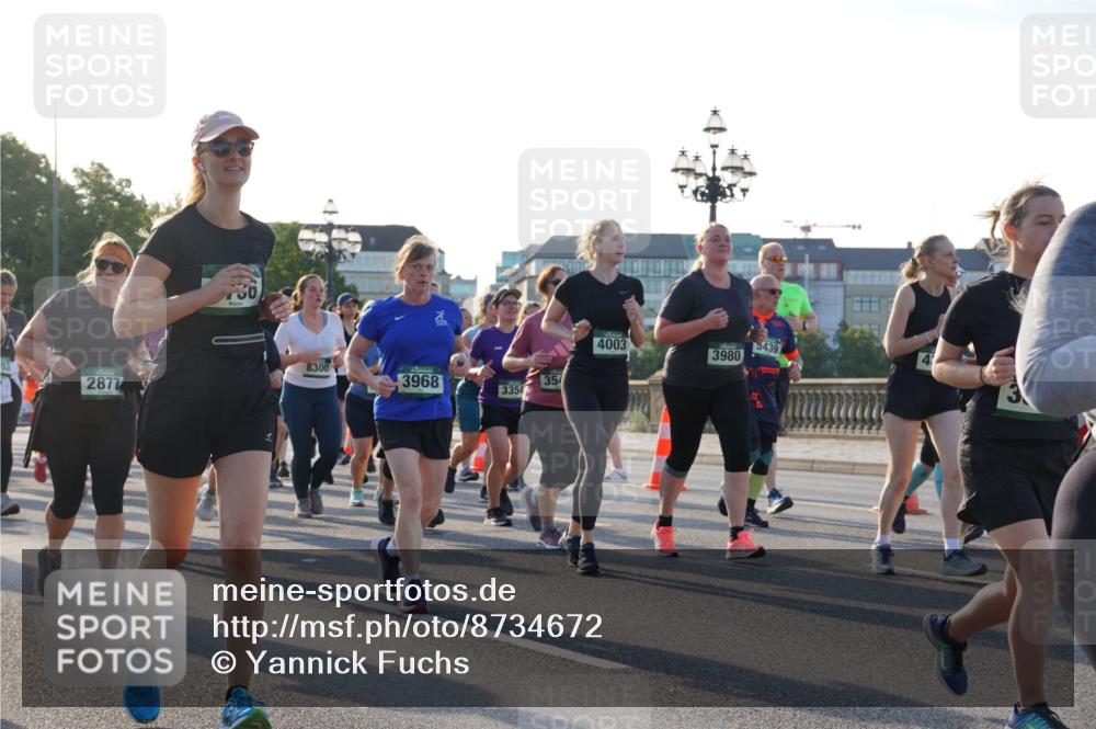 07.09.2025 - BARMER Alsterlauf Yannick Fuchs http://msf.ph/oto/8734672 07.09.2025 09:08:13 Laufen 2877, 730, 4003, 5439, 3980, 8300, 3968, 354, 3354 meine-sportfotos.de