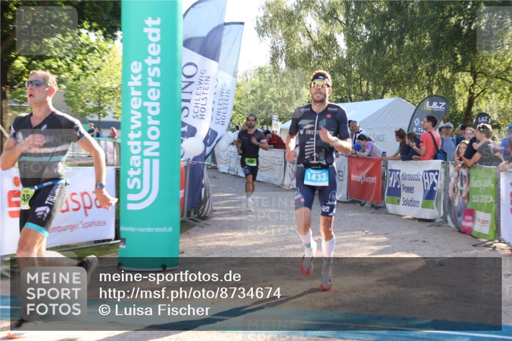 07.09.2025 - 19. Norderstedt Triathlon Luisa Fischer http://msf.ph/oto/8734674 07.09.2025 16:32:36 Ziel 490, 521, 1433, 1484 meine-sportfotos.de