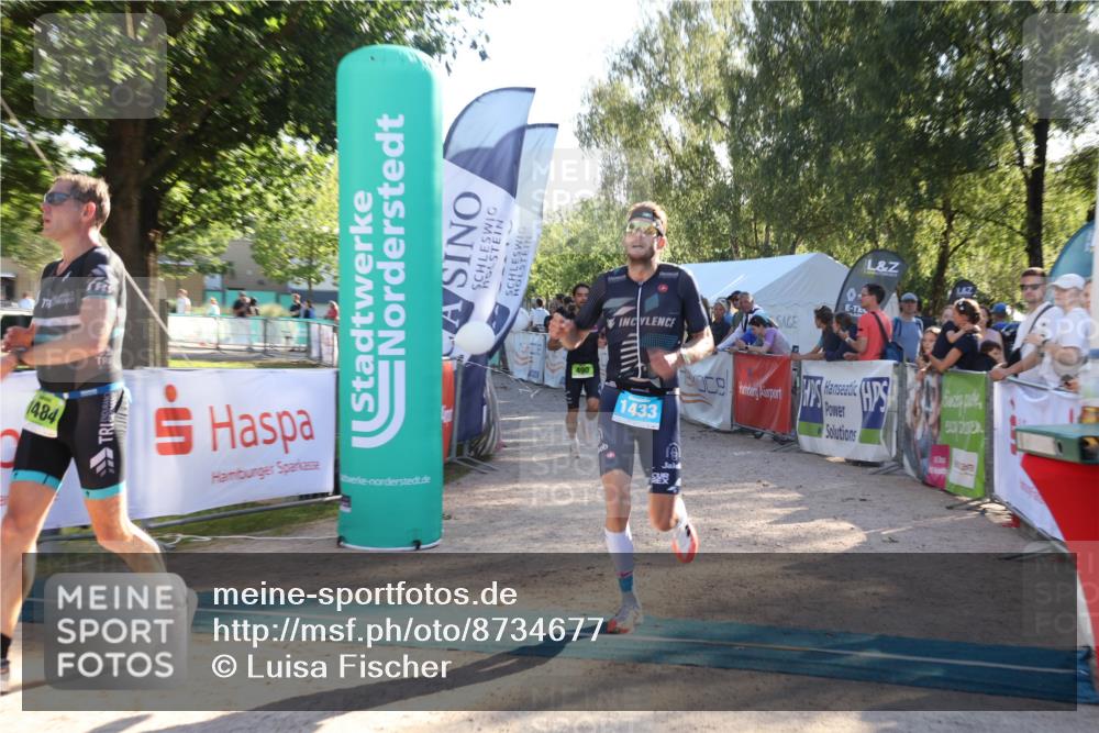 07.09.2025 - 19. Norderstedt Triathlon Luisa Fischer http://msf.ph/oto/8734677 07.09.2025 16:32:36 Ziel 490, 521, 1433, 1484 meine-sportfotos.de