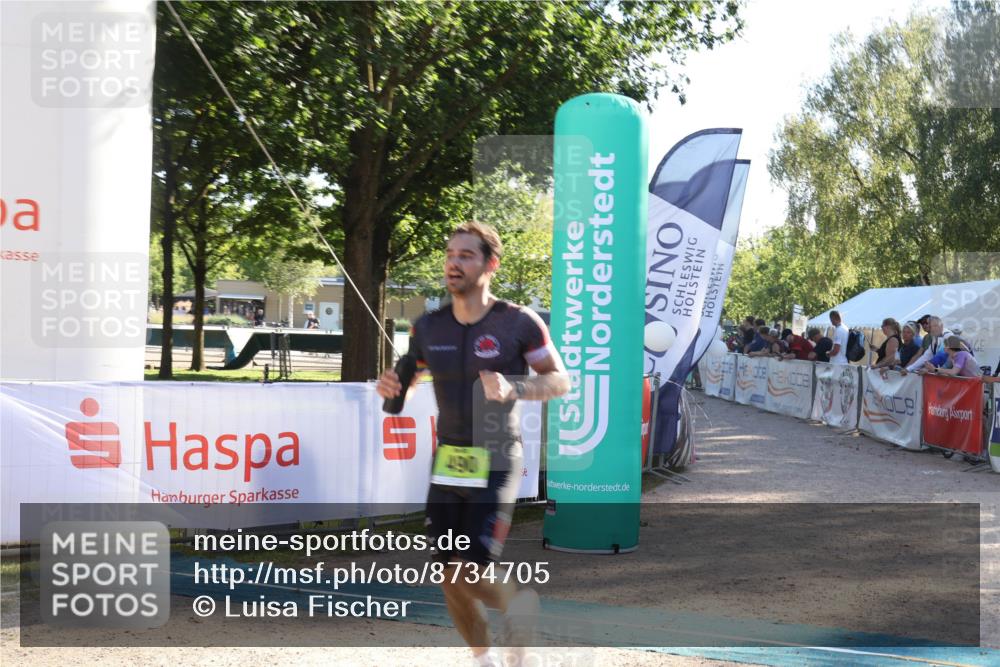 07.09.2025 - 19. Norderstedt Triathlon Luisa Fischer http://msf.ph/oto/8734705 07.09.2025 16:32:39 Ziel 490, 521, 1433, 1484 meine-sportfotos.de