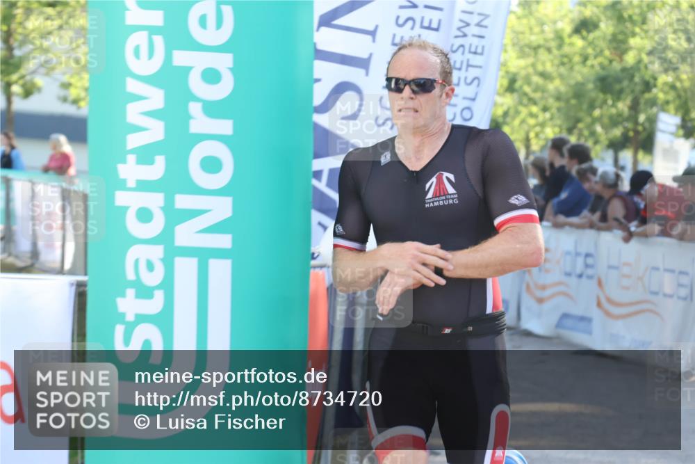 07.09.2025 - 19. Norderstedt Triathlon Luisa Fischer http://msf.ph/oto/8734720 07.09.2025 16:32:45 Ziel 490, 547 meine-sportfotos.de