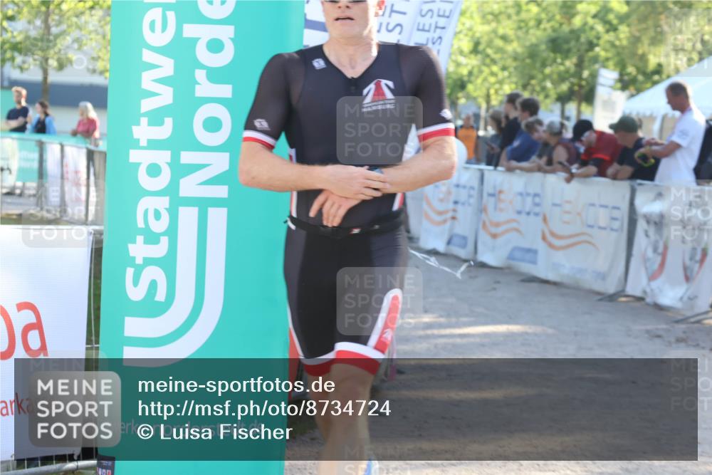 07.09.2025 - 19. Norderstedt Triathlon Luisa Fischer http://msf.ph/oto/8734724 07.09.2025 16:32:45 Ziel 490, 547 meine-sportfotos.de