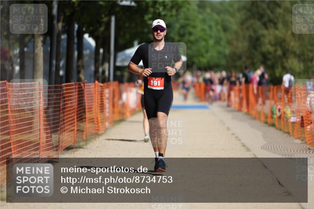 07.09.2025 - 19. Norderstedt Triathlon Michael Strokosch http://msf.ph/oto/8734753 07.09.2025 12:19:05 Laufen 191, 1187 meine-sportfotos.de