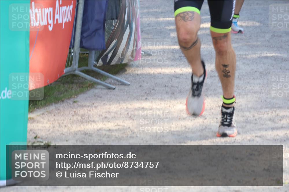 07.09.2025 - 19. Norderstedt Triathlon Luisa Fischer http://msf.ph/oto/8734757 07.09.2025 16:33:16 Ziel 438, 543 meine-sportfotos.de