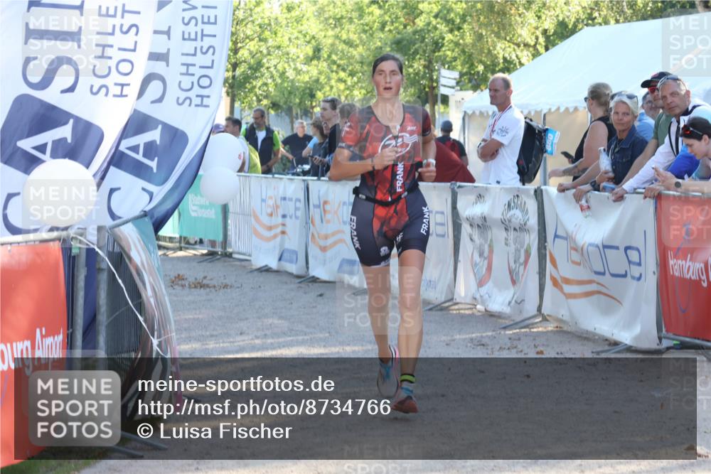 07.09.2025 - 19. Norderstedt Triathlon Luisa Fischer http://msf.ph/oto/8734766 07.09.2025 16:33:17 Ziel 438, 543 meine-sportfotos.de