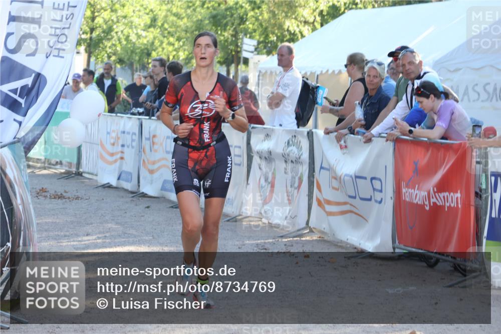07.09.2025 - 19. Norderstedt Triathlon Luisa Fischer http://msf.ph/oto/8734769 07.09.2025 16:33:18 Ziel 438, 543 meine-sportfotos.de