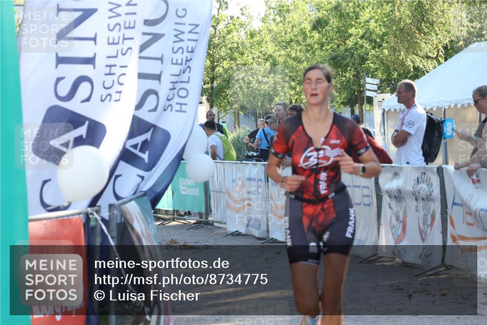 07.09.2025 - 19. Norderstedt Triathlon Luisa Fischer http://msf.ph/oto/8734775 07.09.2025 16:33:18 Ziel 438, 543 meine-sportfotos.de