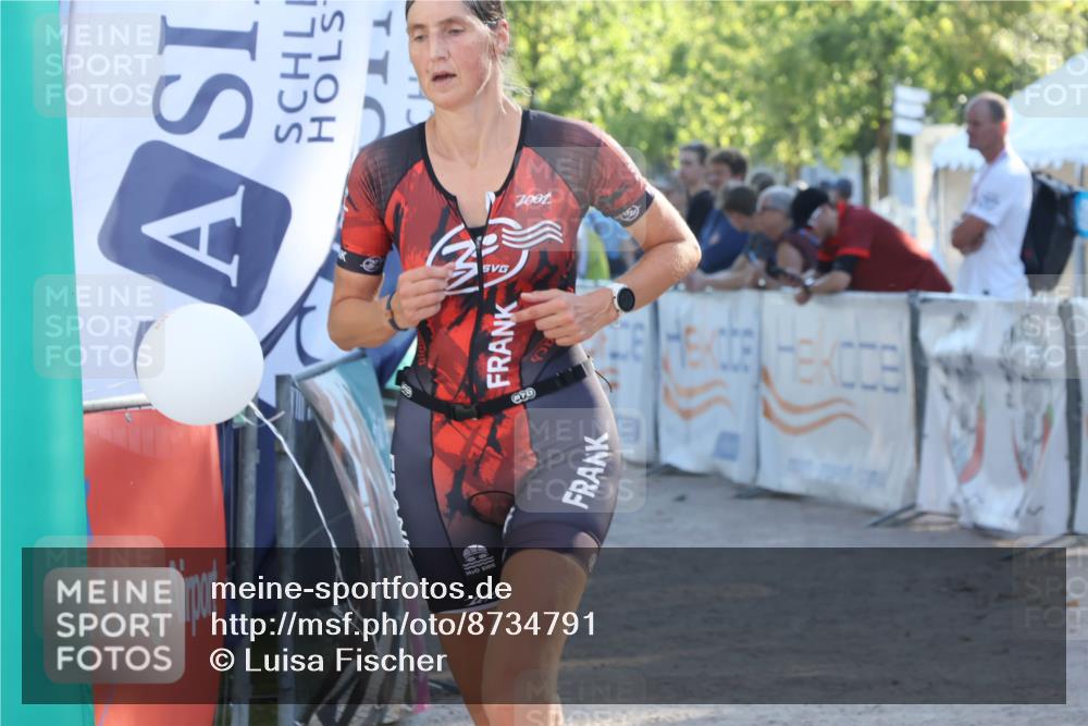 07.09.2025 - 19. Norderstedt Triathlon Luisa Fischer http://msf.ph/oto/8734791 07.09.2025 16:33:20 Ziel 438, 543 meine-sportfotos.de