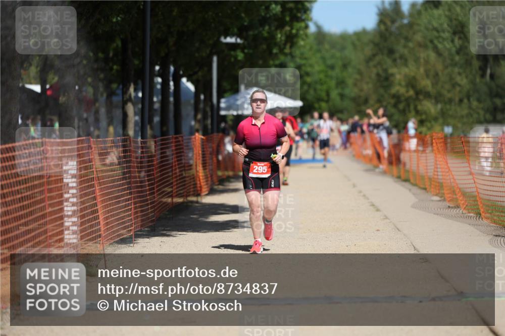 07.09.2025 - 19. Norderstedt Triathlon Michael Strokosch http://msf.ph/oto/8734837 07.09.2025 13:00:37 Laufen 295, 728, 752, 1382 meine-sportfotos.de