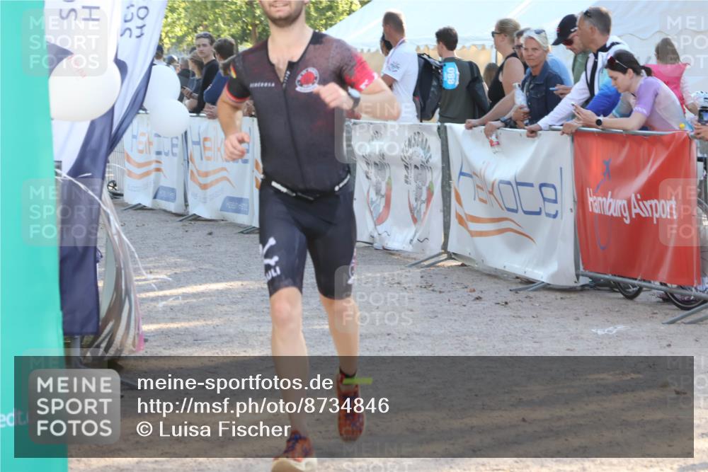 07.09.2025 - 19. Norderstedt Triathlon Luisa Fischer http://msf.ph/oto/8734846 07.09.2025 16:33:47 Ziel 488, 518 meine-sportfotos.de