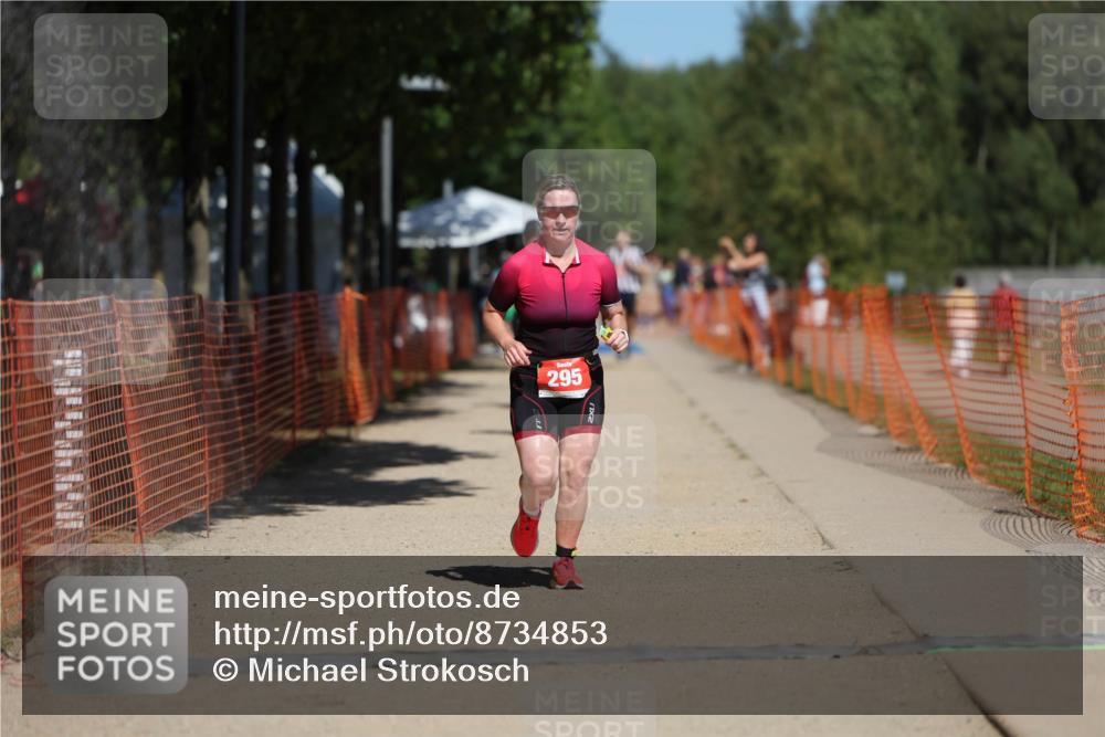 07.09.2025 - 19. Norderstedt Triathlon Michael Strokosch http://msf.ph/oto/8734853 07.09.2025 13:00:38 Laufen 295, 728, 735, 752, 1382 meine-sportfotos.de