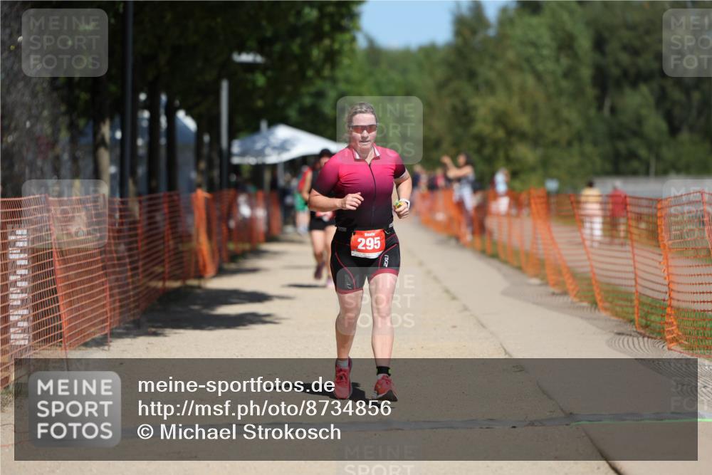 07.09.2025 - 19. Norderstedt Triathlon Michael Strokosch http://msf.ph/oto/8734856 07.09.2025 13:00:38 Laufen 295, 728, 735, 752, 1382 meine-sportfotos.de