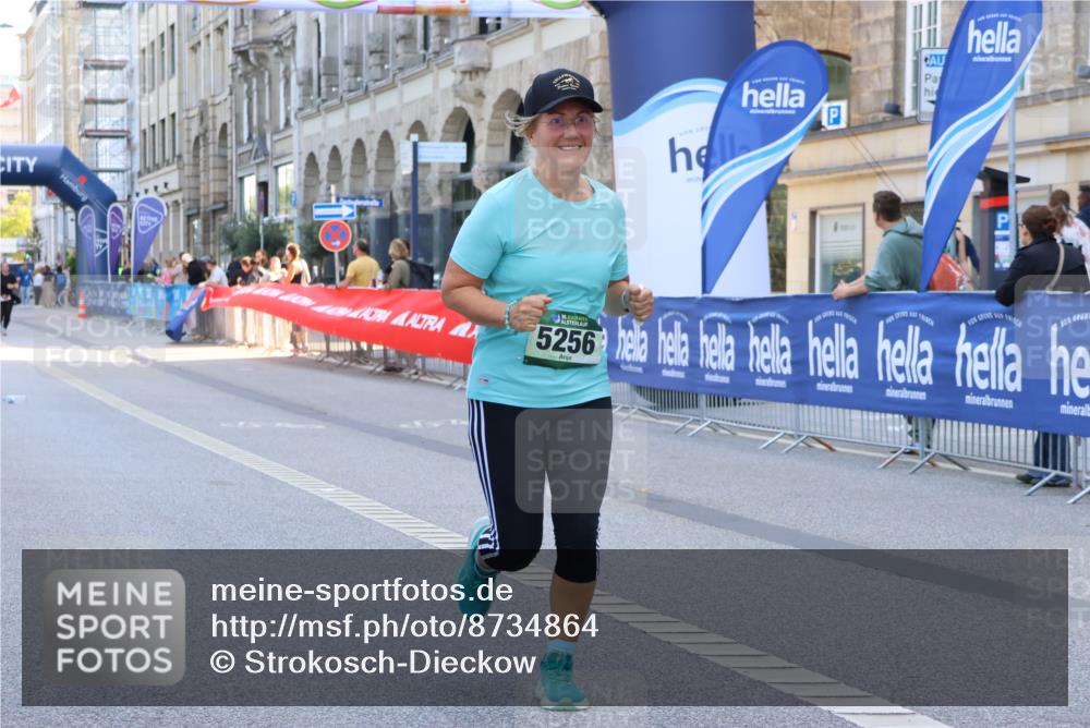 07.09.2025 - BARMER Alsterlauf Strokosch-Dieckow http://msf.ph/oto/8734864 07.09.2025 10:20:19 Ziel 2685, 2686, 2977, 3216, 3297, 3383, 3786, 3787, 3969, 4141, 4142, 4151, 4152, 4331, 4414, 4774, 4901, 4971, 5594 meine-sportfotos.de