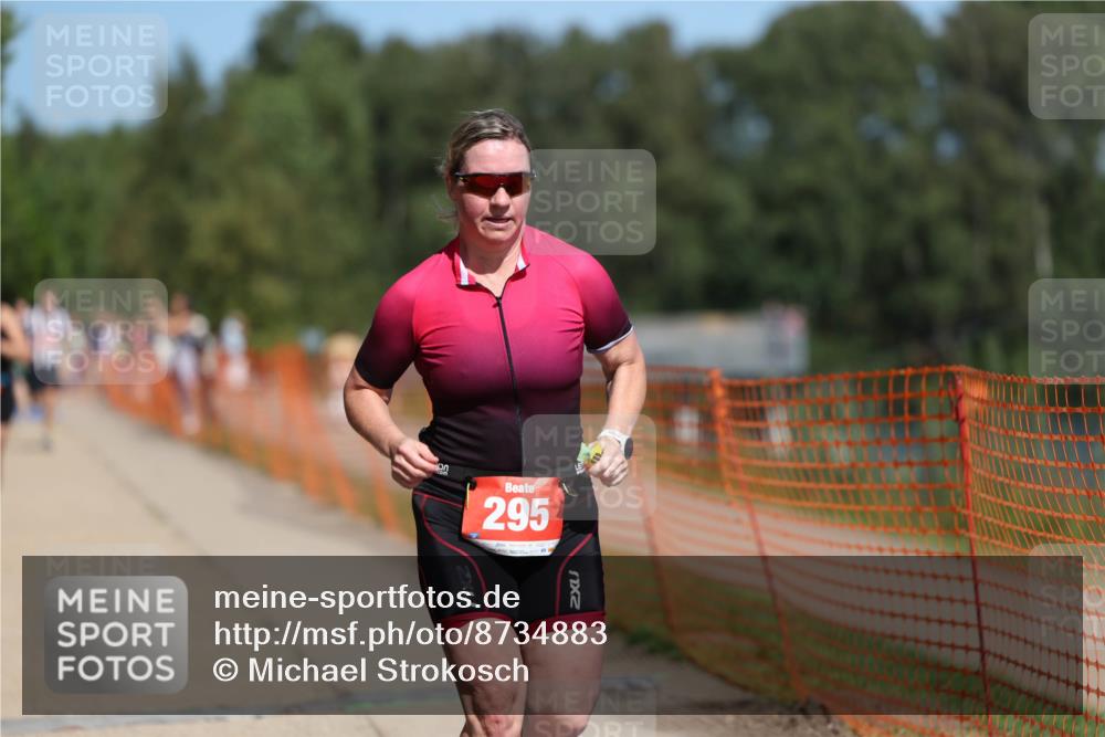 07.09.2025 - 19. Norderstedt Triathlon Michael Strokosch http://msf.ph/oto/8734883 07.09.2025 13:00:41 Laufen 295, 735 meine-sportfotos.de