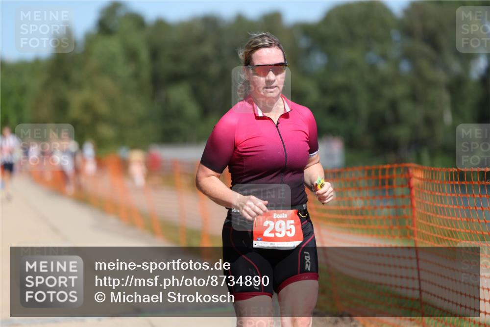 07.09.2025 - 19. Norderstedt Triathlon Michael Strokosch http://msf.ph/oto/8734890 07.09.2025 13:00:41 Laufen 295, 735 meine-sportfotos.de