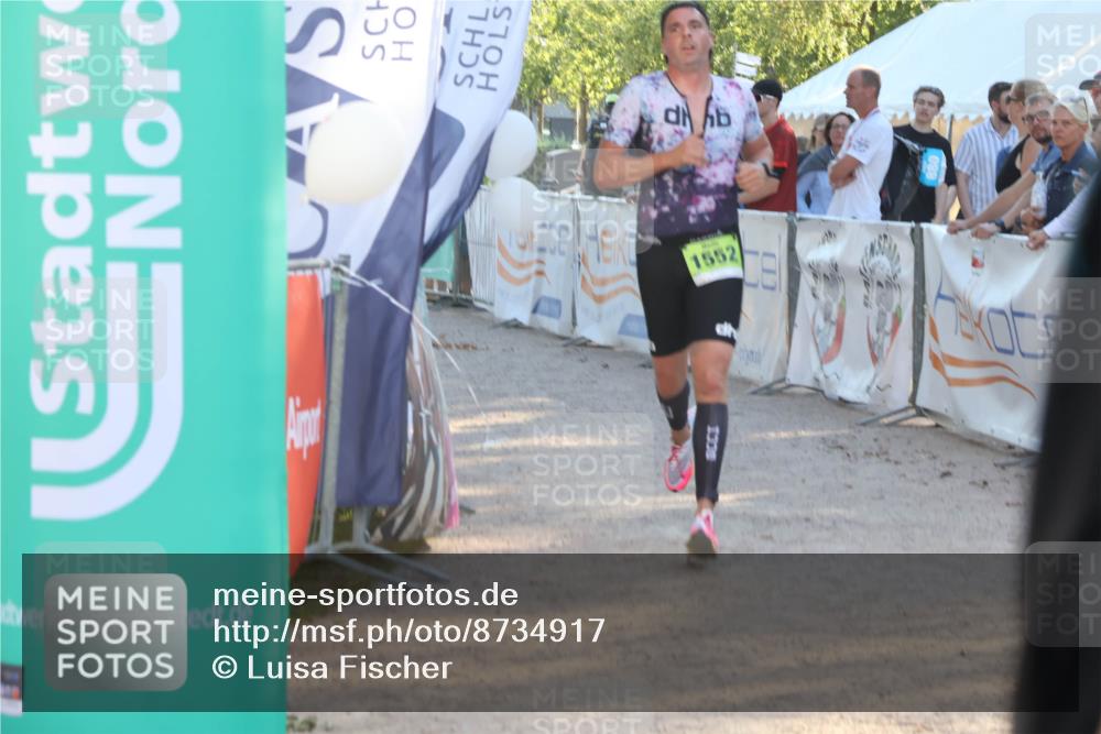 07.09.2025 - 19. Norderstedt Triathlon Luisa Fischer http://msf.ph/oto/8734917 07.09.2025 16:34:26 Ziel 1552 meine-sportfotos.de