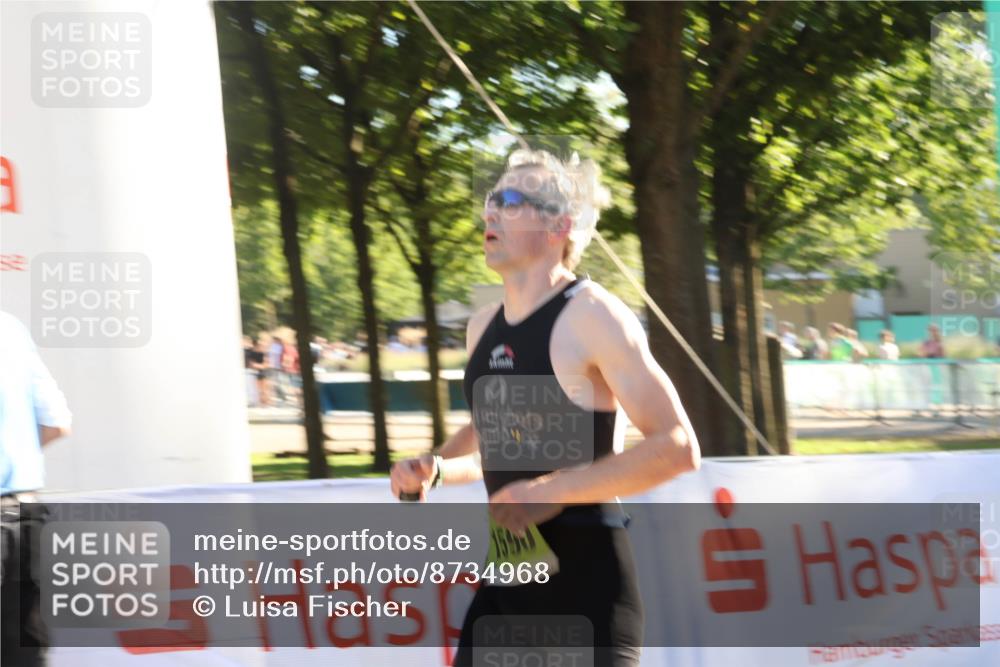 07.09.2025 - 19. Norderstedt Triathlon Luisa Fischer http://msf.ph/oto/8734968 07.09.2025 16:34:37 Ziel 1590 meine-sportfotos.de