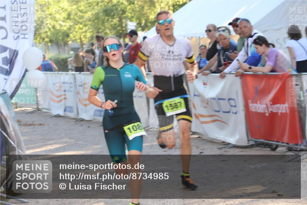 07.09.2025 - 19. Norderstedt Triathlon Luisa Fischer http://msf.ph/oto/8734985 07.09.2025 16:34:42 Ziel 1080, 1587, 1590 meine-sportfotos.de