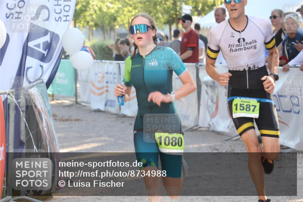 07.09.2025 - 19. Norderstedt Triathlon Luisa Fischer http://msf.ph/oto/8734988 07.09.2025 16:34:42 Ziel 1080, 1587, 1590 meine-sportfotos.de