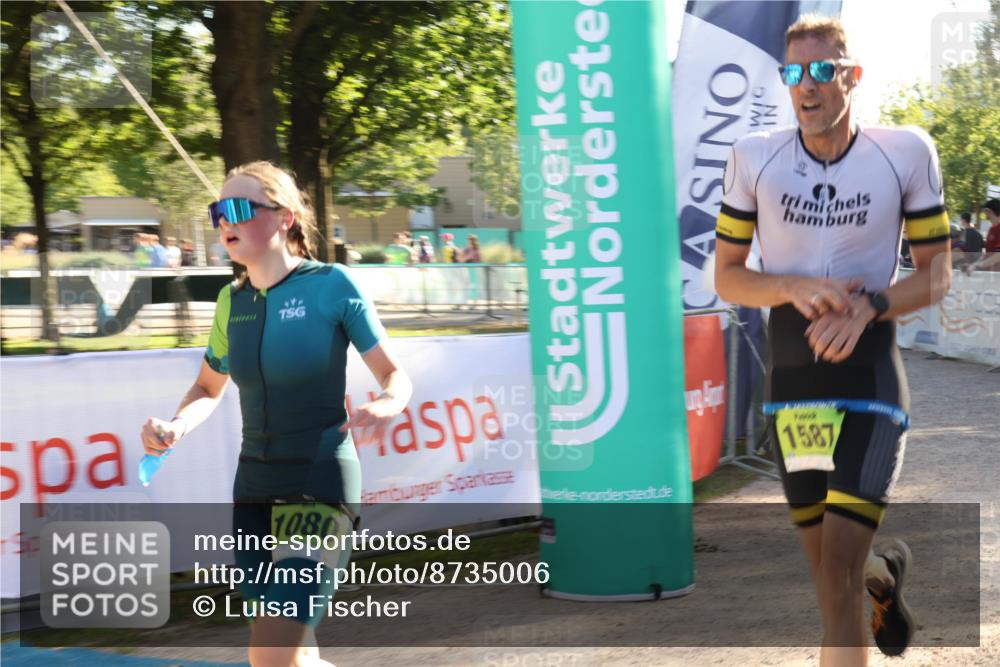 07.09.2025 - 19. Norderstedt Triathlon Luisa Fischer http://msf.ph/oto/8735006 07.09.2025 16:34:44 Ziel 1080, 1587, 1590 meine-sportfotos.de