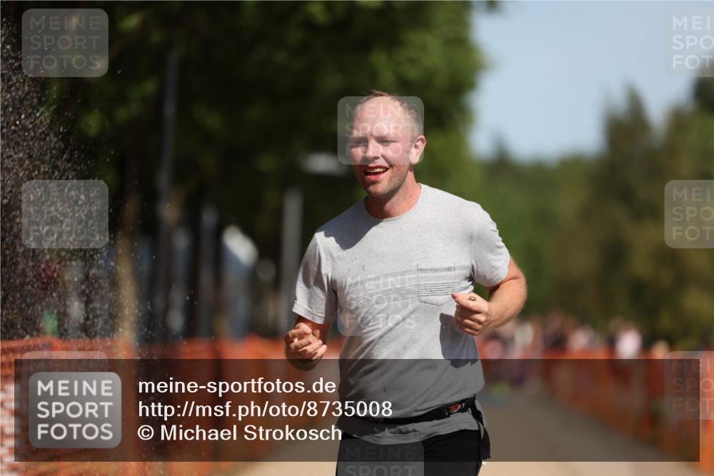 07.09.2025 - 19. Norderstedt Triathlon Michael Strokosch http://msf.ph/oto/8735008 07.09.2025 12:19:40 Laufen 801 meine-sportfotos.de
