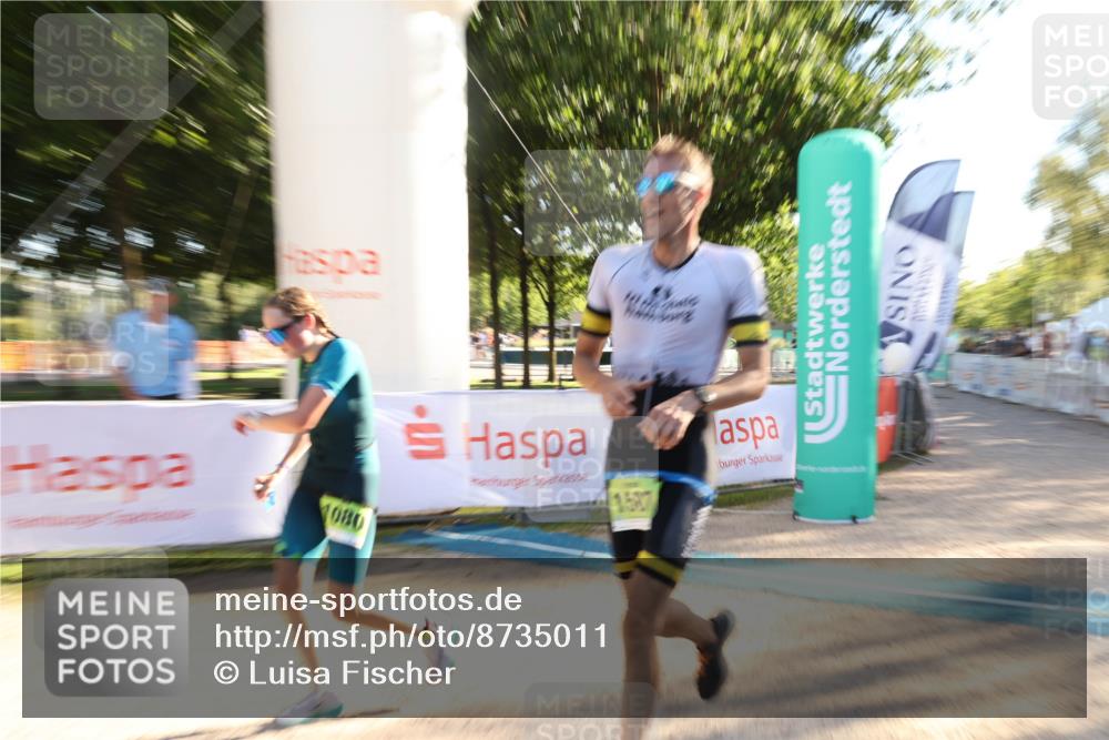 07.09.2025 - 19. Norderstedt Triathlon Luisa Fischer http://msf.ph/oto/8735011 07.09.2025 16:34:44 Ziel 1080, 1587, 1590 meine-sportfotos.de