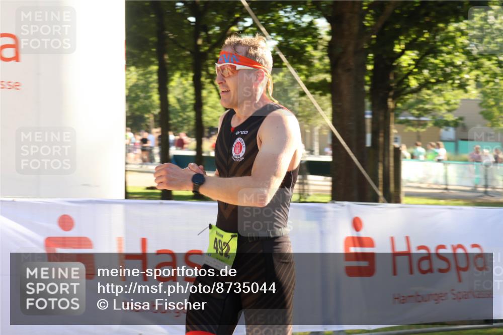 07.09.2025 - 19. Norderstedt Triathlon Luisa Fischer http://msf.ph/oto/8735044 07.09.2025 16:35:12 Ziel 492 meine-sportfotos.de