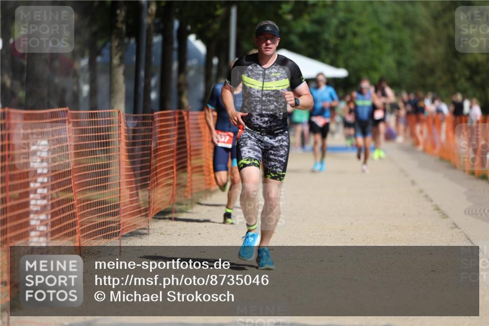 07.09.2025 - 19. Norderstedt Triathlon Michael Strokosch http://msf.ph/oto/8735046 07.09.2025 12:19:46 Laufen 837, 862, 1265 meine-sportfotos.de