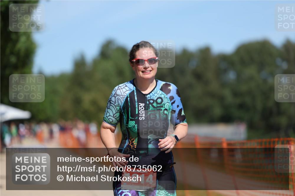 07.09.2025 - 19. Norderstedt Triathlon Michael Strokosch http://msf.ph/oto/8735062 07.09.2025 13:01:02 Laufen 1214 meine-sportfotos.de