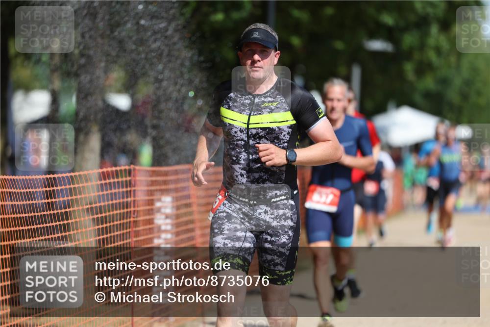 07.09.2025 - 19. Norderstedt Triathlon Michael Strokosch http://msf.ph/oto/8735076 07.09.2025 12:19:48 Laufen 215, 791, 837, 862, 1265 meine-sportfotos.de