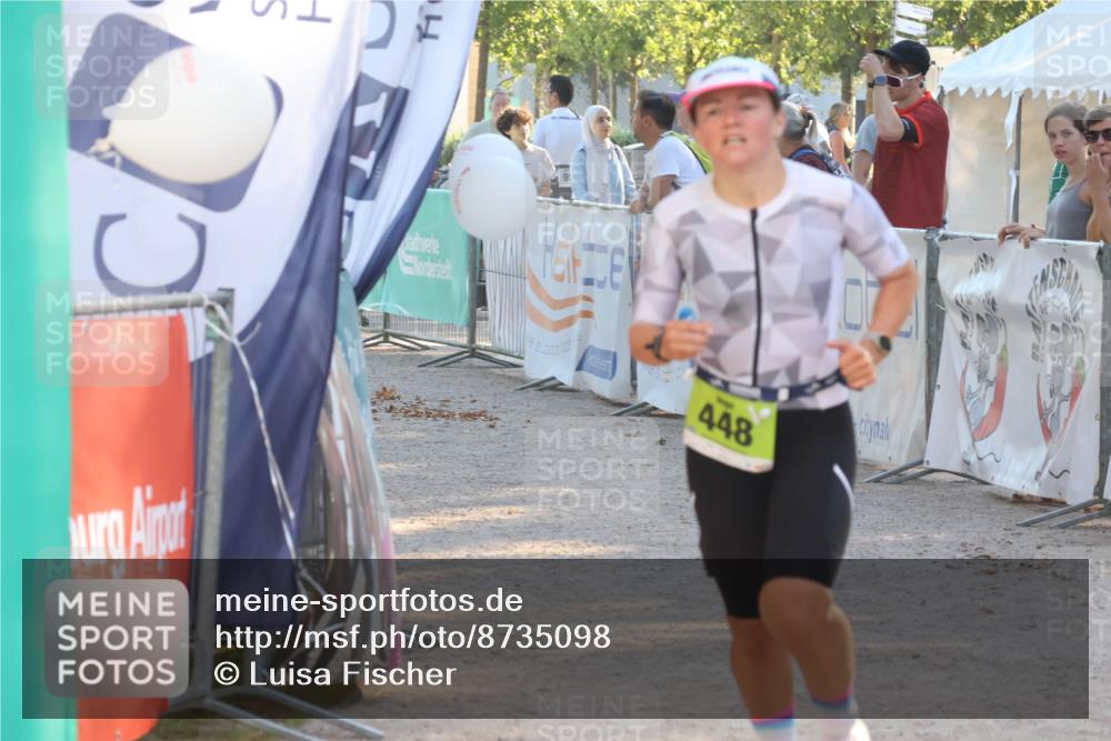 07.09.2025 - 19. Norderstedt Triathlon Luisa Fischer http://msf.ph/oto/8735098 07.09.2025 16:35:26 Ziel 448, 905, 1570 meine-sportfotos.de