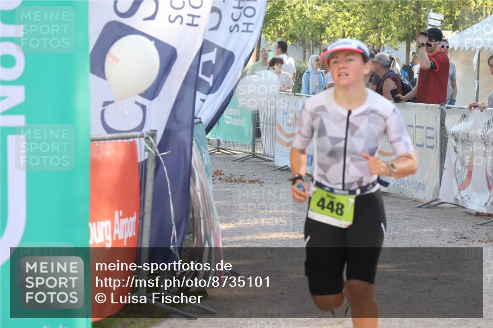 07.09.2025 - 19. Norderstedt Triathlon Luisa Fischer http://msf.ph/oto/8735101 07.09.2025 16:35:27 Ziel 448, 905, 1570 meine-sportfotos.de
