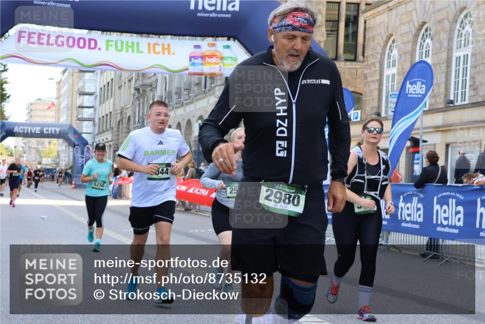 07.09.2025 - BARMER Alsterlauf Strokosch-Dieckow http://msf.ph/oto/8735132 07.09.2025 10:20:15 Ziel 2685, 2686, 2977, 3216, 3297, 3672, 3786, 3787, 3969, 4151, 4152, 4331, 4414, 4774, 4901, 4971, 5594 meine-sportfotos.de