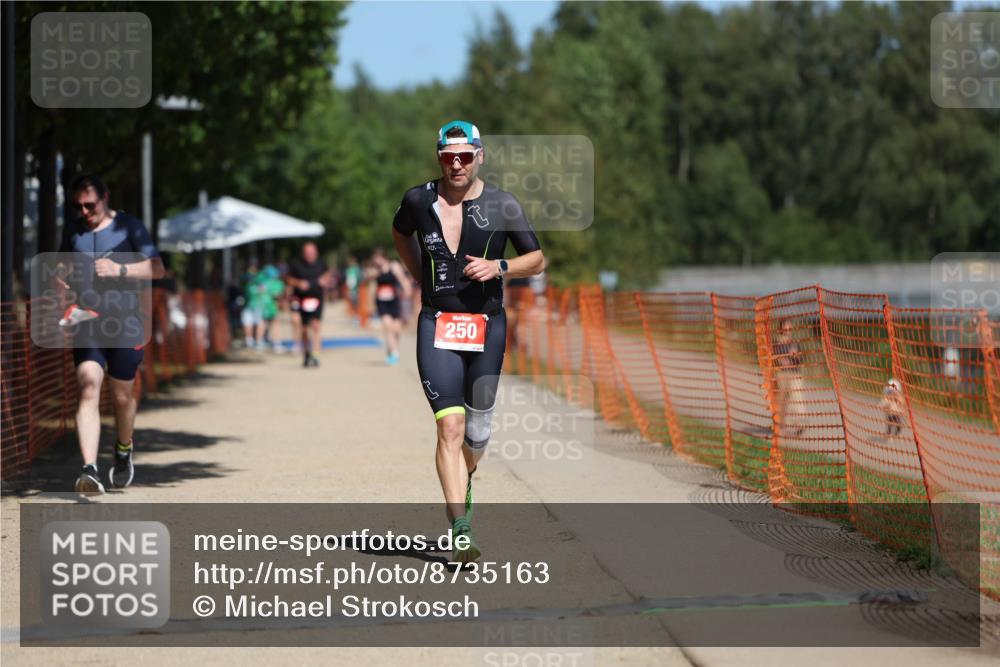 07.09.2025 - 19. Norderstedt Triathlon Michael Strokosch http://msf.ph/oto/8735163 07.09.2025 13:01:31 Laufen 177, 210, 250 meine-sportfotos.de