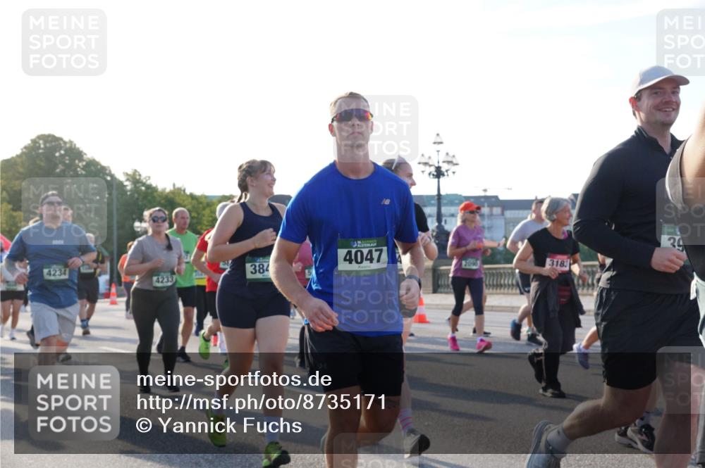 07.09.2025 - BARMER Alsterlauf Yannick Fuchs http://msf.ph/oto/8735171 07.09.2025 09:08:31 Laufen 4234, 384, 4233, 4047, 2090, 3183 meine-sportfotos.de