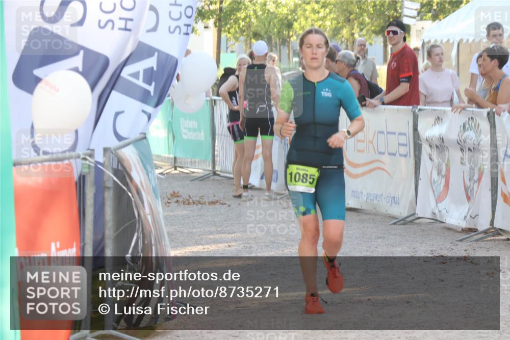 07.09.2025 - 19. Norderstedt Triathlon Luisa Fischer http://msf.ph/oto/8735271 07.09.2025 16:36:27 Ziel 482, 1085 meine-sportfotos.de