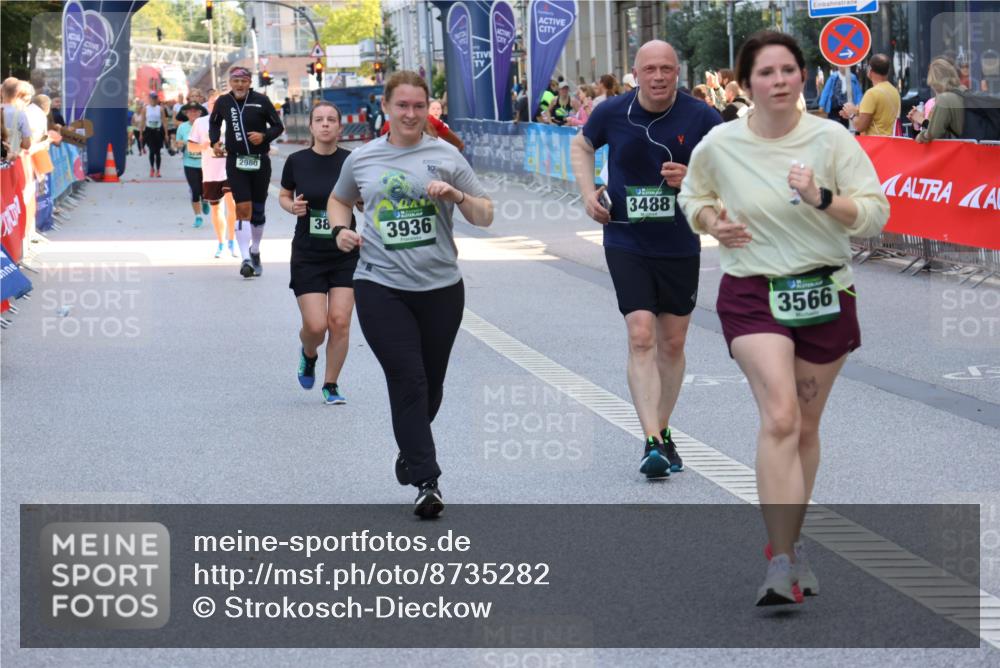 07.09.2025 - BARMER Alsterlauf Strokosch-Dieckow http://msf.ph/oto/8735282 07.09.2025 10:20:00 Ziel 2928, 2983, 3672, 4393, 4394, 4414, 4774, 5331, 5332 meine-sportfotos.de