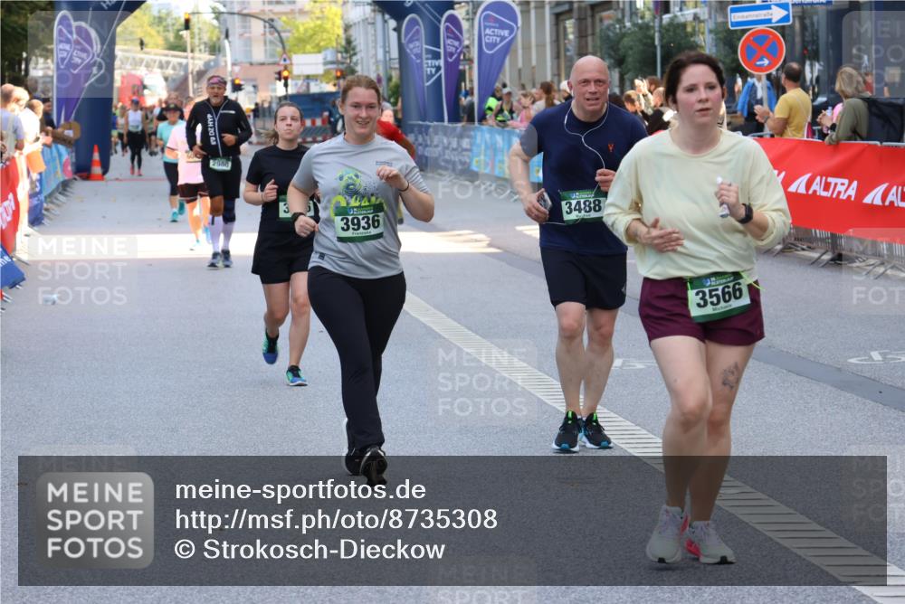 07.09.2025 - BARMER Alsterlauf Strokosch-Dieckow http://msf.ph/oto/8735308 07.09.2025 10:20:00 Ziel 2928, 2983, 3672, 4393, 4394, 4414, 4774, 5331, 5332 meine-sportfotos.de