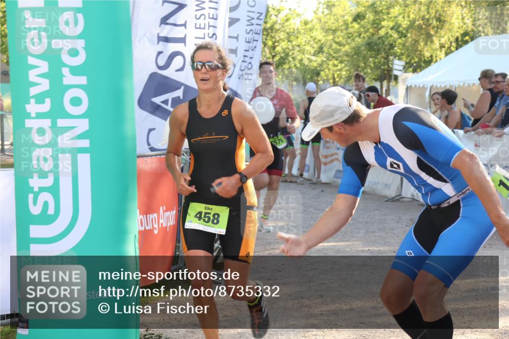 07.09.2025 - 19. Norderstedt Triathlon Luisa Fischer http://msf.ph/oto/8735332 07.09.2025 16:37:00 Ziel 458, 1565, 1571 meine-sportfotos.de