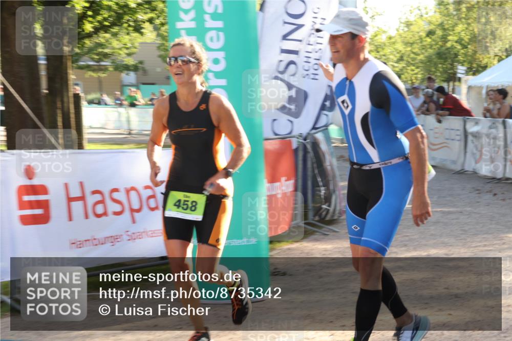 07.09.2025 - 19. Norderstedt Triathlon Luisa Fischer http://msf.ph/oto/8735342 07.09.2025 16:37:01 Ziel 458, 1565, 1571 meine-sportfotos.de