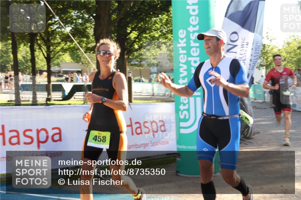 07.09.2025 - 19. Norderstedt Triathlon Luisa Fischer http://msf.ph/oto/8735350 07.09.2025 16:37:02 Ziel 458, 1565, 1571 meine-sportfotos.de