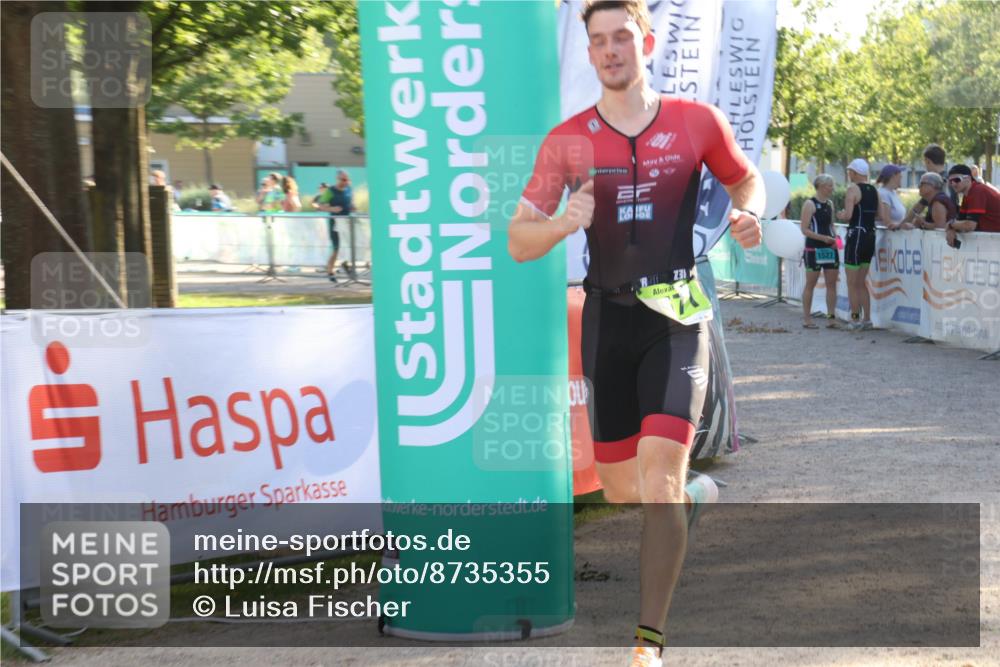 07.09.2025 - 19. Norderstedt Triathlon Luisa Fischer http://msf.ph/oto/8735355 07.09.2025 16:37:04 Ziel 458, 1565, 1571 meine-sportfotos.de